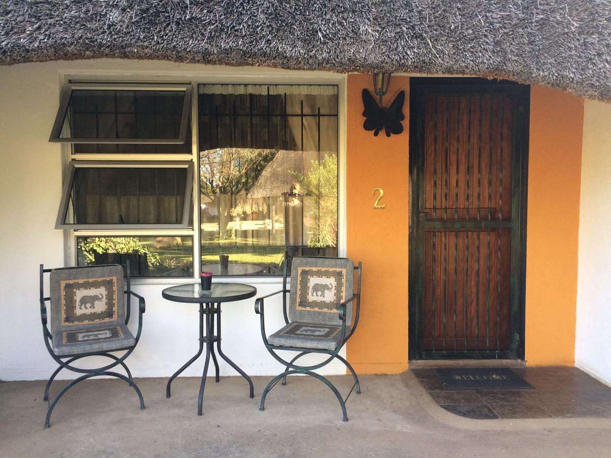 Lion'S Den Guesthouse Otjiwarongo Eksteriør bilde