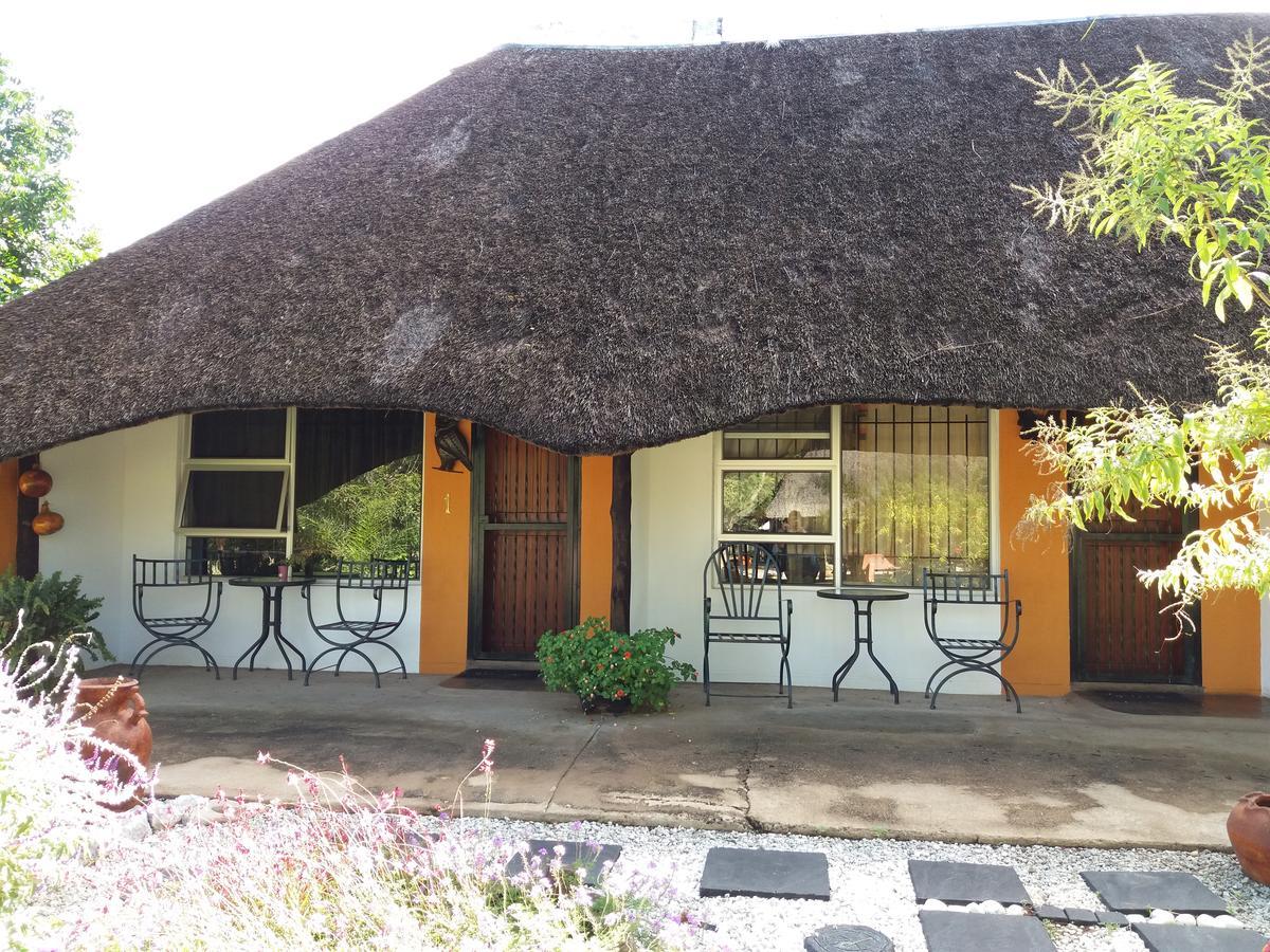 Lion'S Den Guesthouse Otjiwarongo Eksteriør bilde