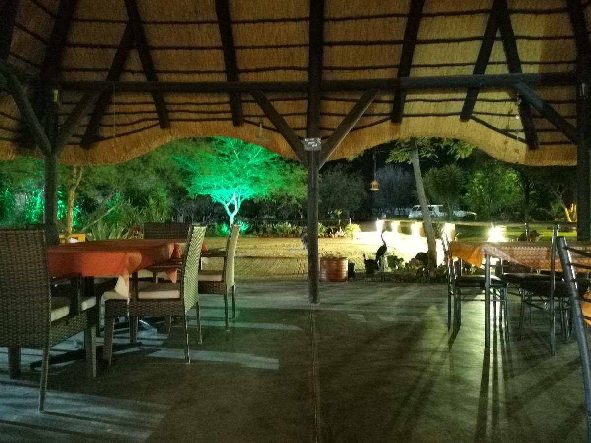 Lion'S Den Guesthouse Otjiwarongo Eksteriør bilde