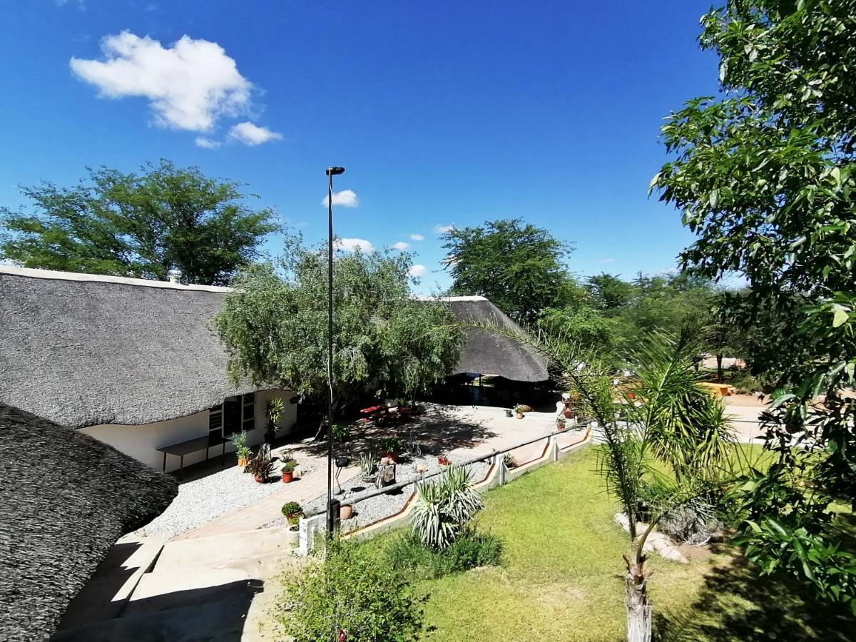 Lion'S Den Guesthouse Otjiwarongo Eksteriør bilde