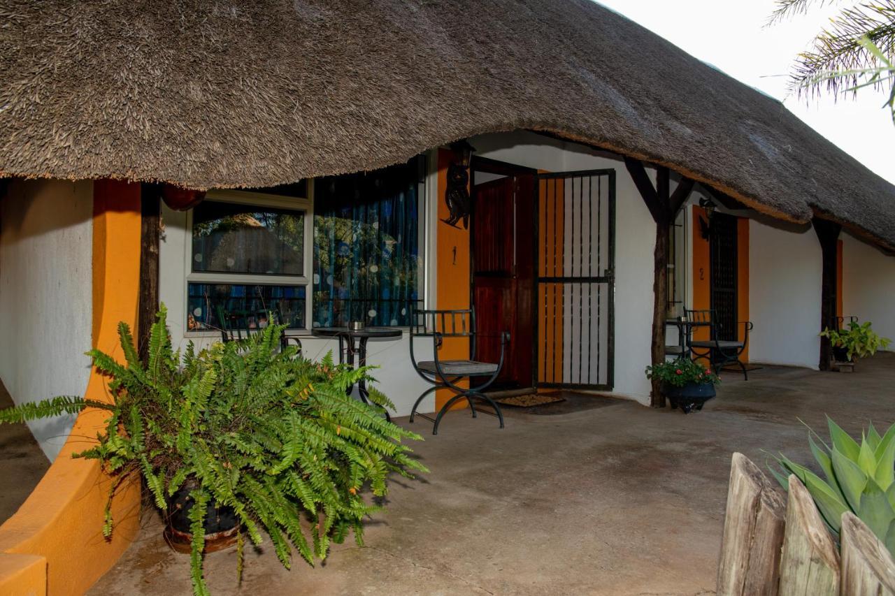 Lion'S Den Guesthouse Otjiwarongo Eksteriør bilde