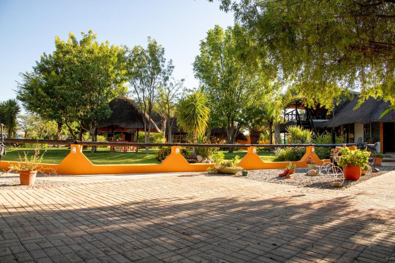 Lion'S Den Guesthouse Otjiwarongo Eksteriør bilde