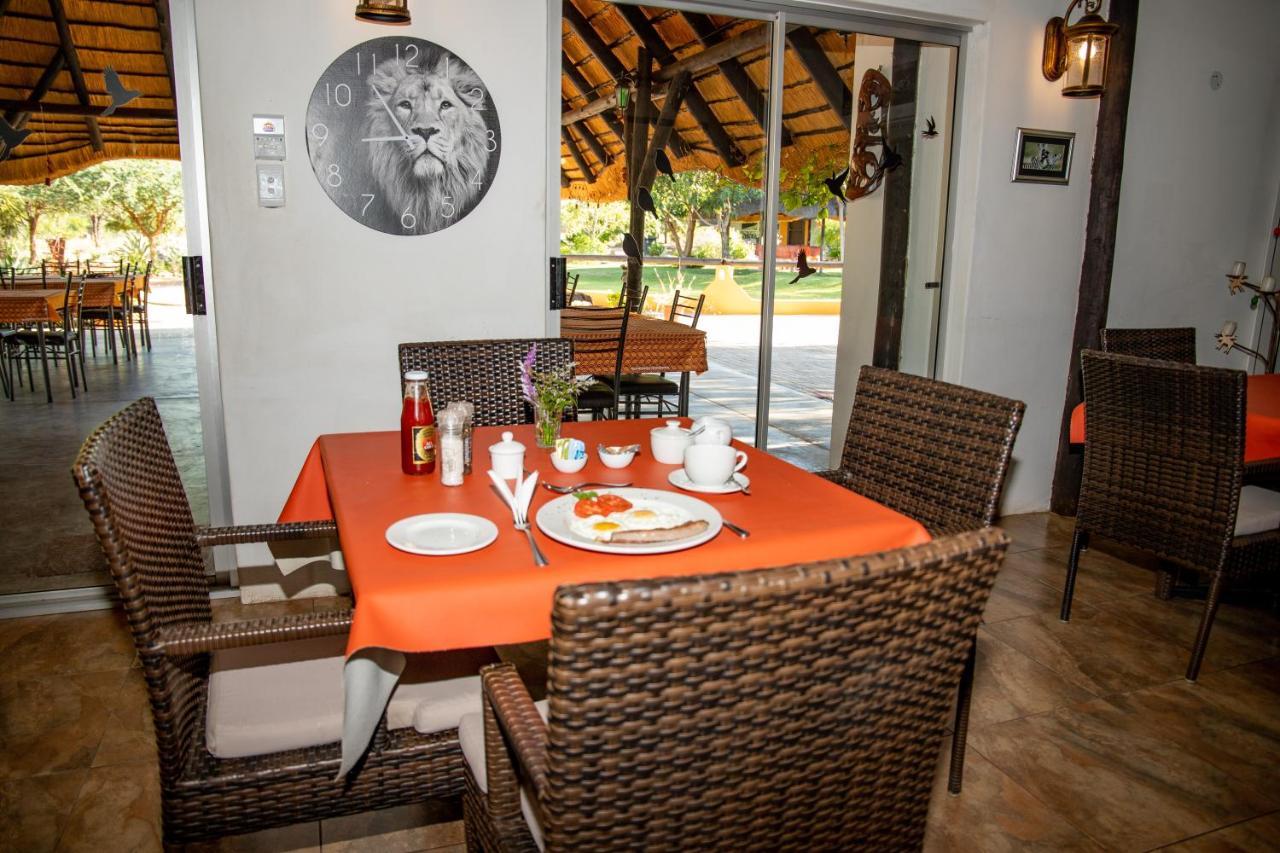 Lion'S Den Guesthouse Otjiwarongo Eksteriør bilde