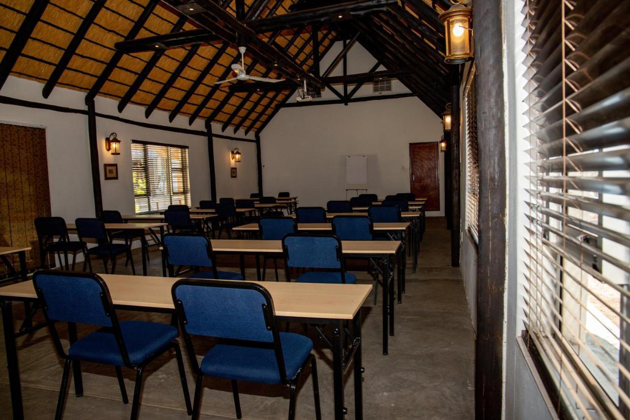 Lion'S Den Guesthouse Otjiwarongo Eksteriør bilde