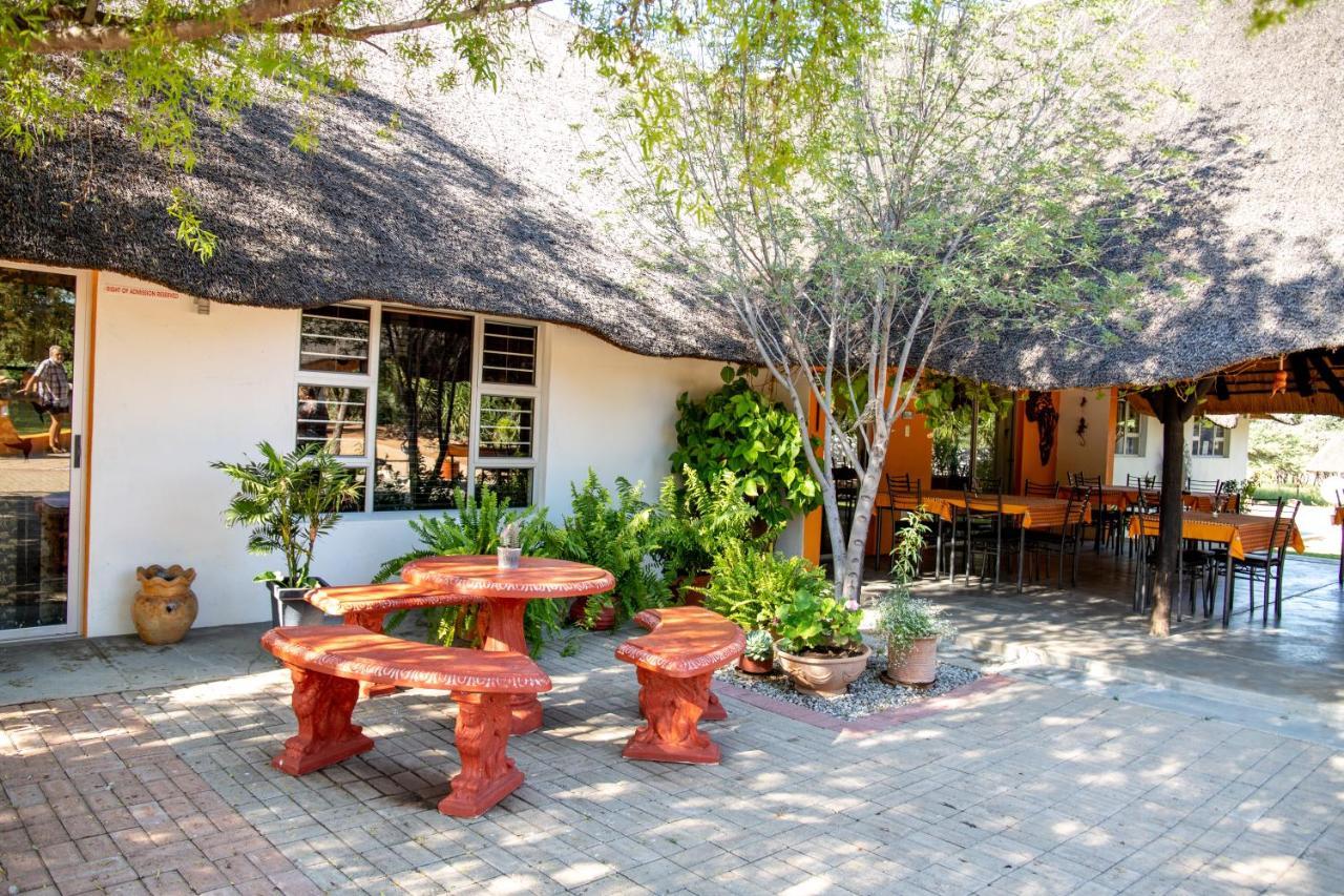 Lion'S Den Guesthouse Otjiwarongo Eksteriør bilde